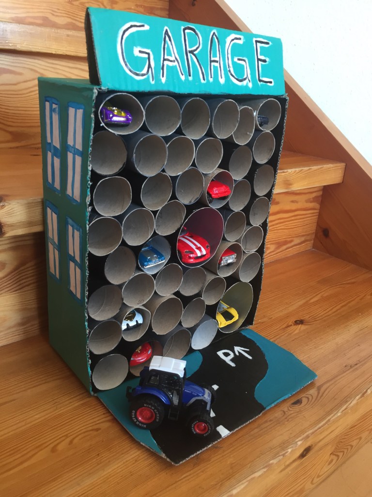 DIy garage til små biler