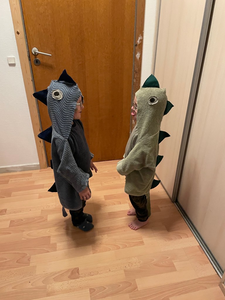 DIY sy nemt Fastelavnskostume til de små - Fastelavnskostume drage 