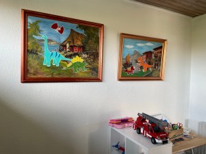 Gamle malerier på legeværelset 
